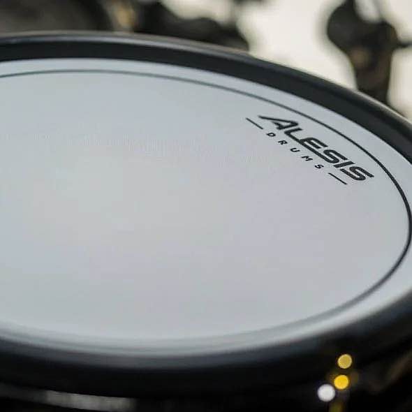 alesis-strata-prime-04